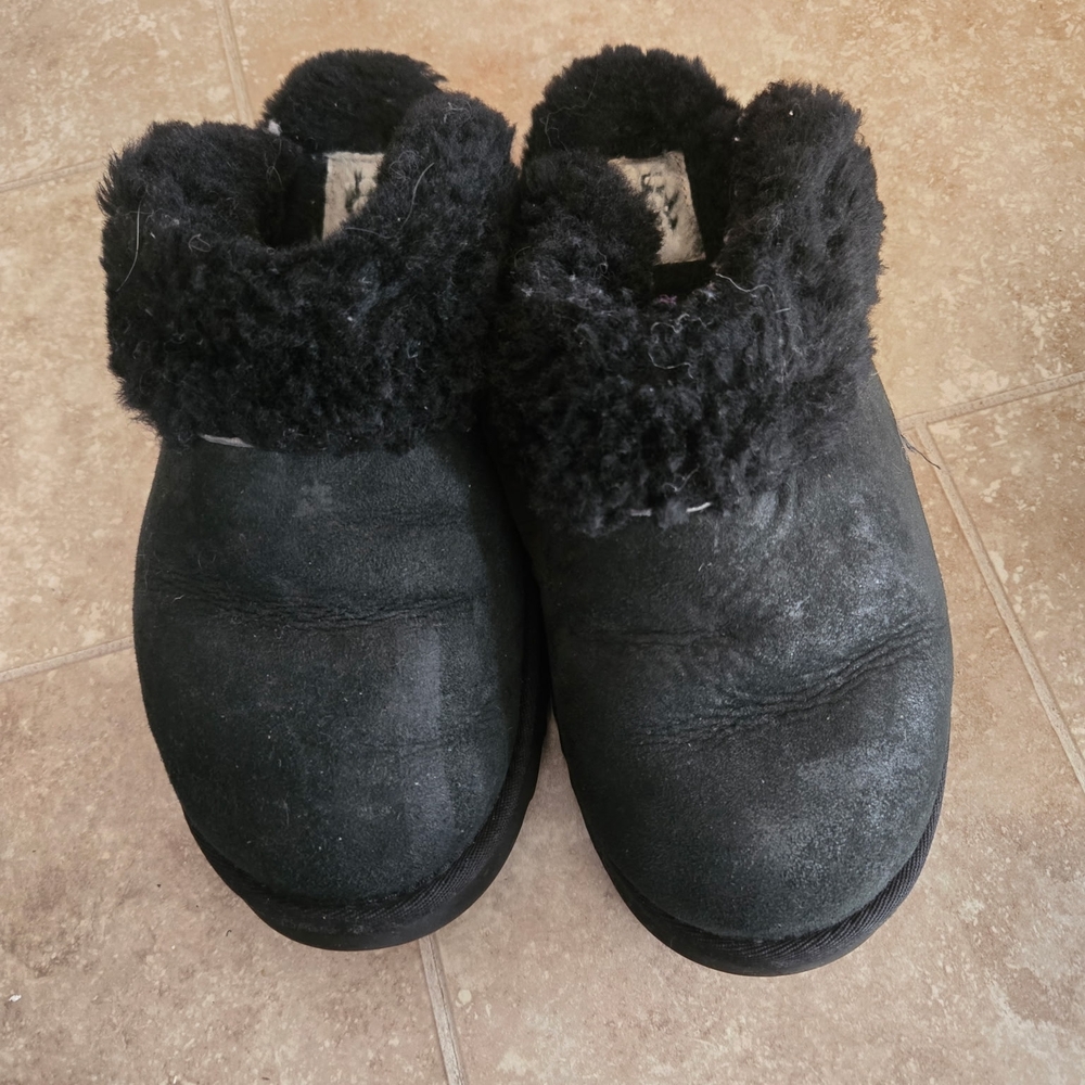 Size 10 UGG Women's Classic II Slippers 1130876 Black